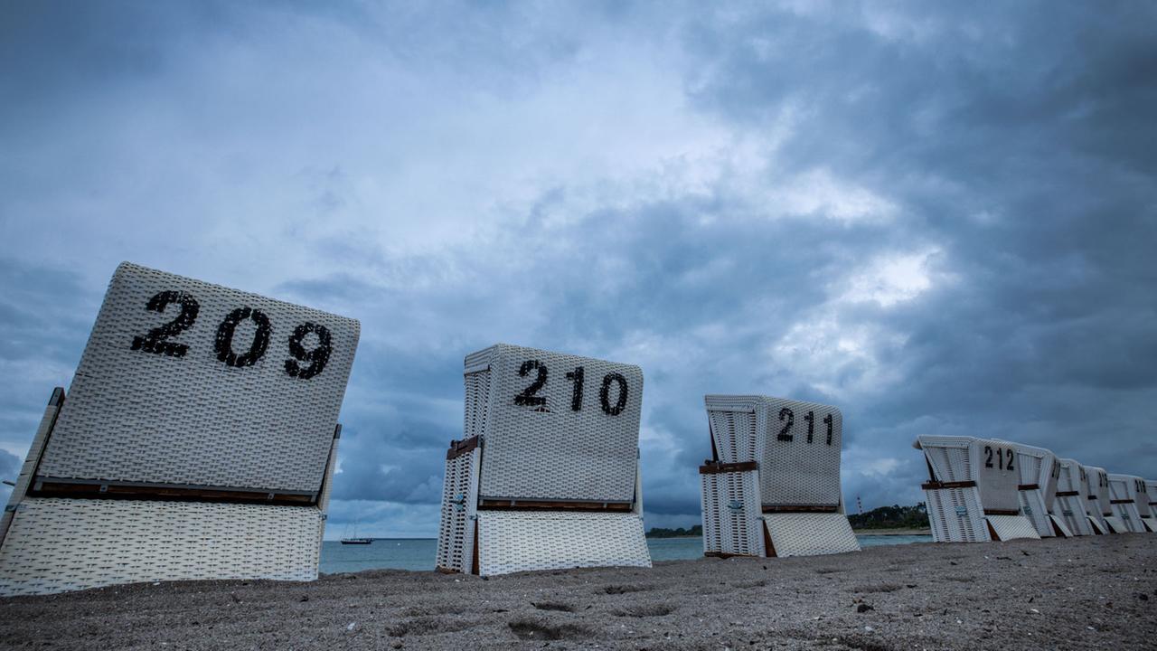 Wetterlage in Europa: Warum ist es überall warm - außer in Deutschland?