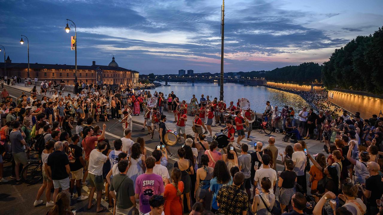 Frankreich: Unbekannte attackieren offenbar 145 Menschen mit Spritzen
