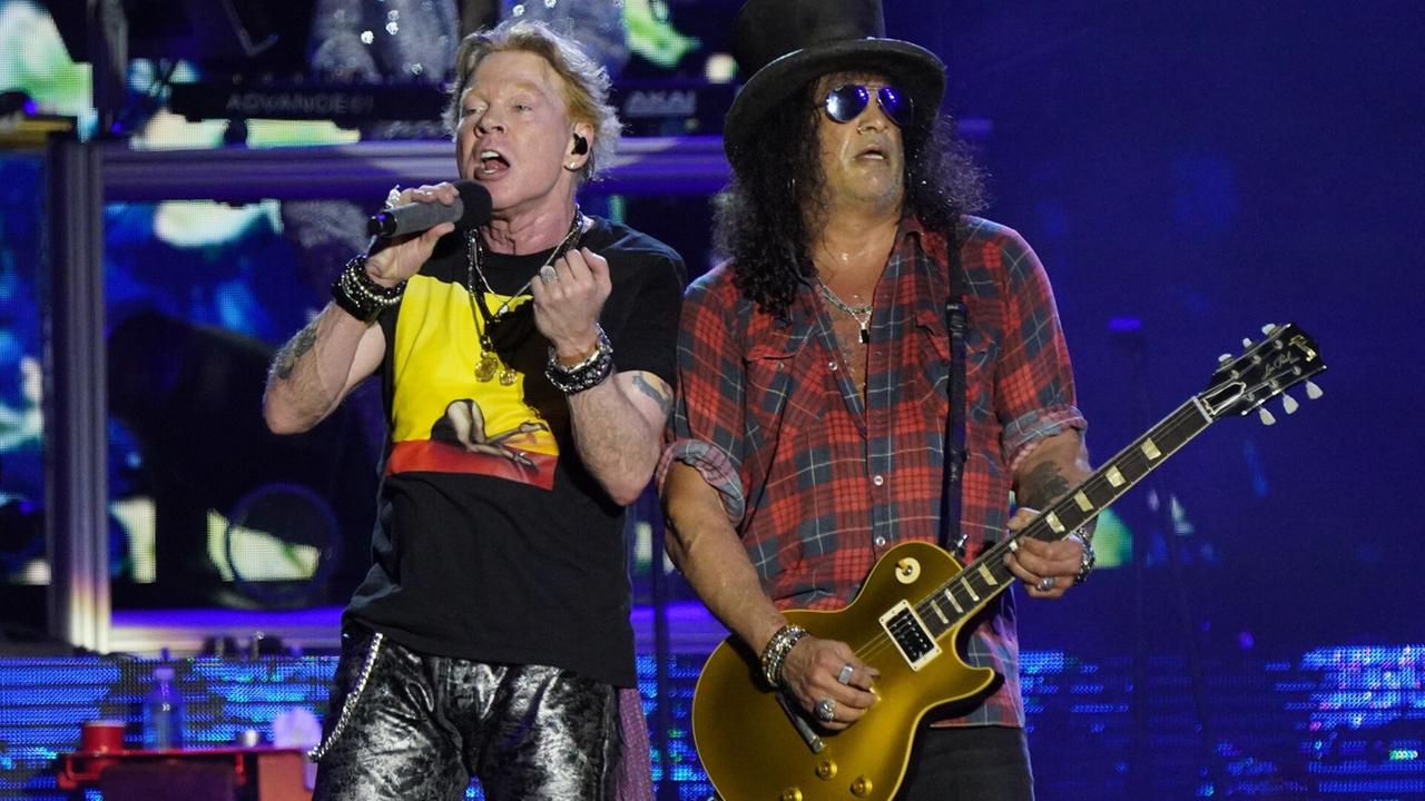 Baden-Württemberg: Guns N' Roses-Sänger Axl Rose feiert in Stuttgart