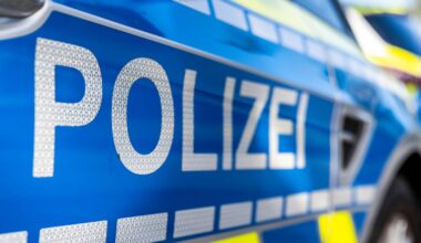 Polizei fährt Mann an und findet Drogen bei ihm im Auto