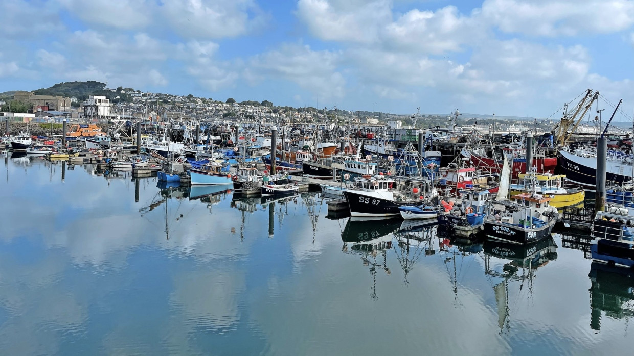 Touristen lieben den Anblick: Fischerhafen von Newlyn in Cornwall