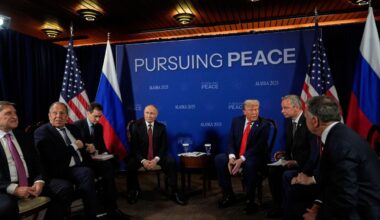 US-Russland-Gipfel gestartet -Trump und Putin in einem Auto