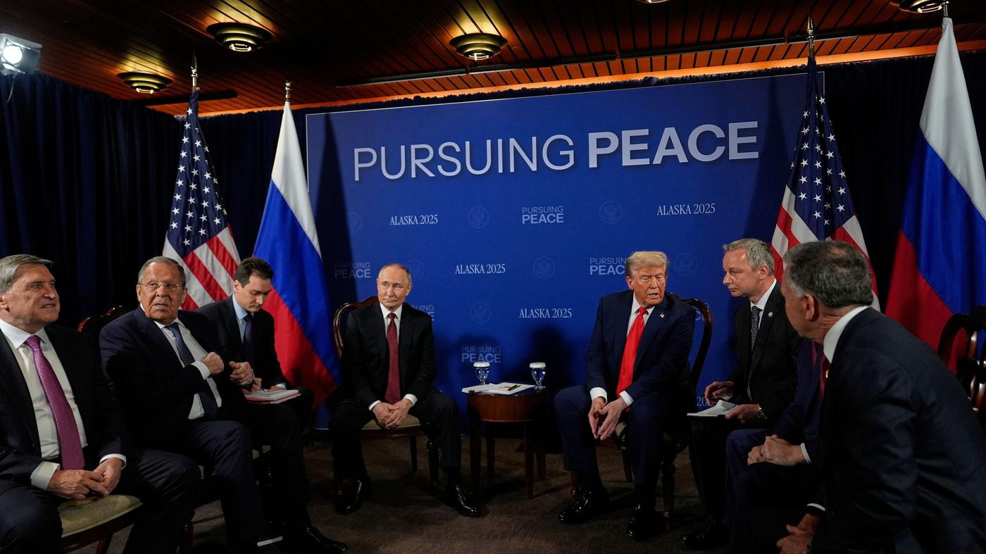 US-Russland-Gipfel gestartet -Trump und Putin in einem Auto