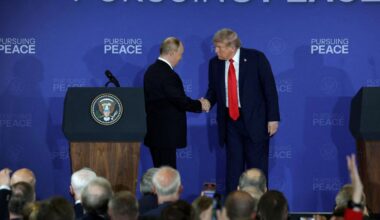 Hand drauf: Die Pressekonferenz von Wladimir Putin und Donald Trump brachte nur wenige Erkenntnisse