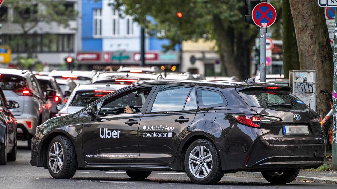 Taxi-Konkurrenz: Wie das Geschäft von Uber und Co. funktioniert