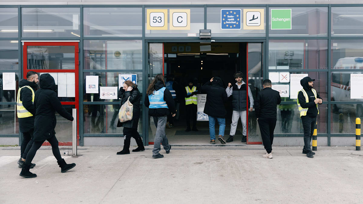 Tegel: 100-Millionen-Sicherheitsdienst in Flüchtlingsunterkunft – Land Berlin profitierte von Auftrag