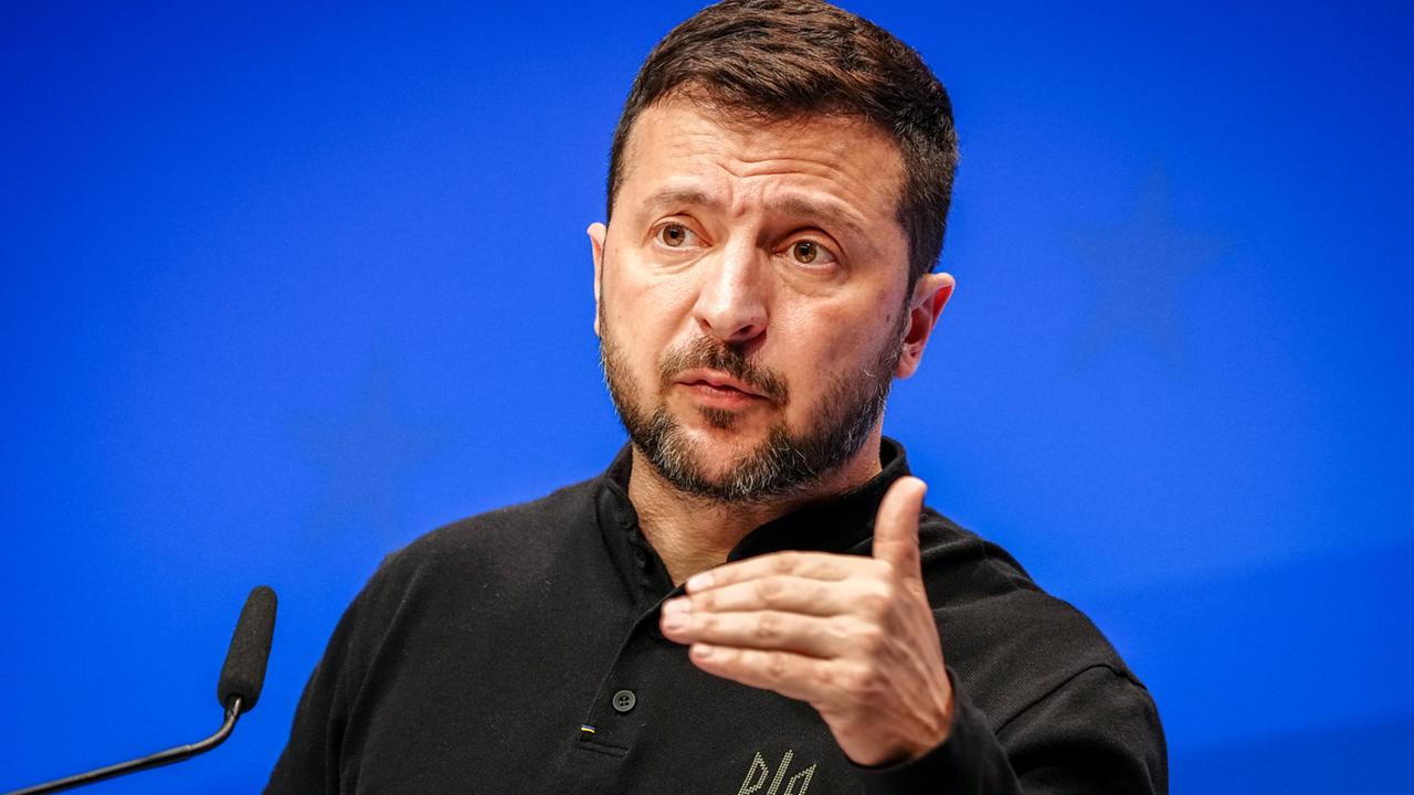 Selenskyj deutet mehr Gegenangriffe auf Russland an