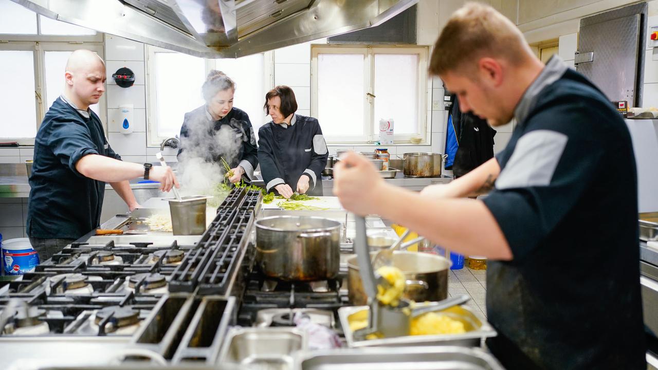 Bürgergeld für Ukrainer: Warum der Weg in den Arbeitsmarkt oft schwierig ist