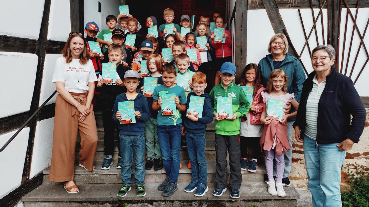 Erstklässler in der Bücherei Prichsenstadt