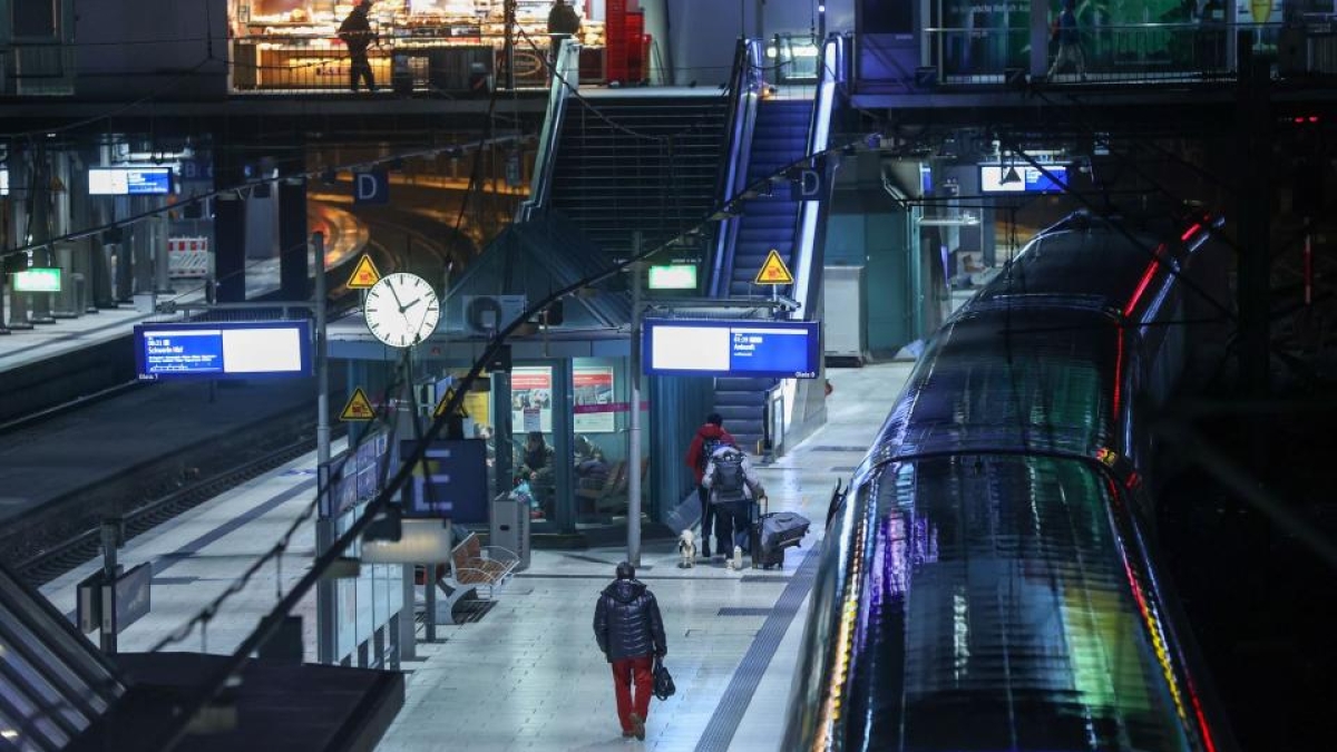 Boyens Medien - Mann soll Passanten am Hauptbahnhof angeschrien haben