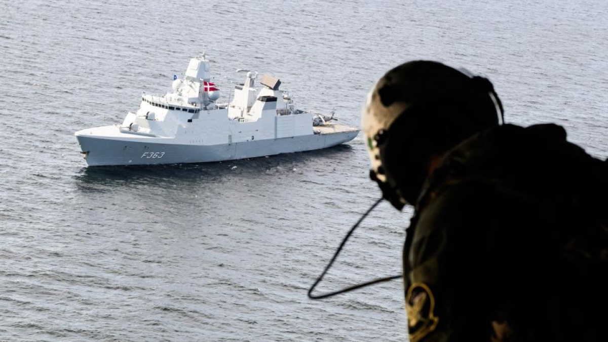 Boyens Medien - Vorsicht Kriegsschiff – Segler müssen vor Kiel aufpassen