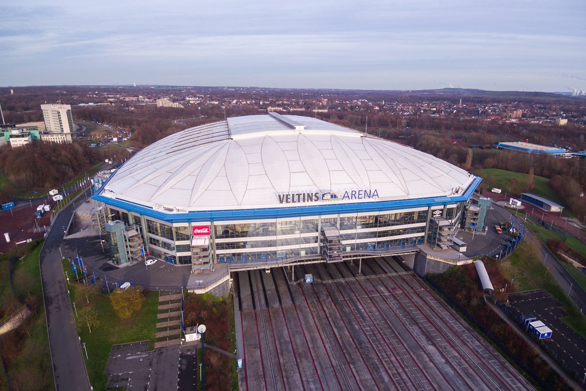 Über der Veltins-Arena passiert es – Konkurrenz schaut ganz genau hin