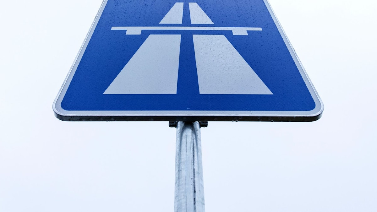 A40 bei Bochum in Richtung Duisburg gut eine Woche gesperrt