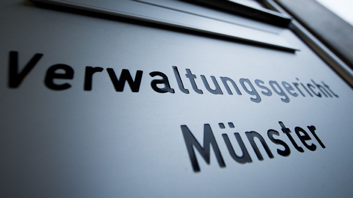 Mann droht sich zu verletzen - Gericht prüft Abschiebung