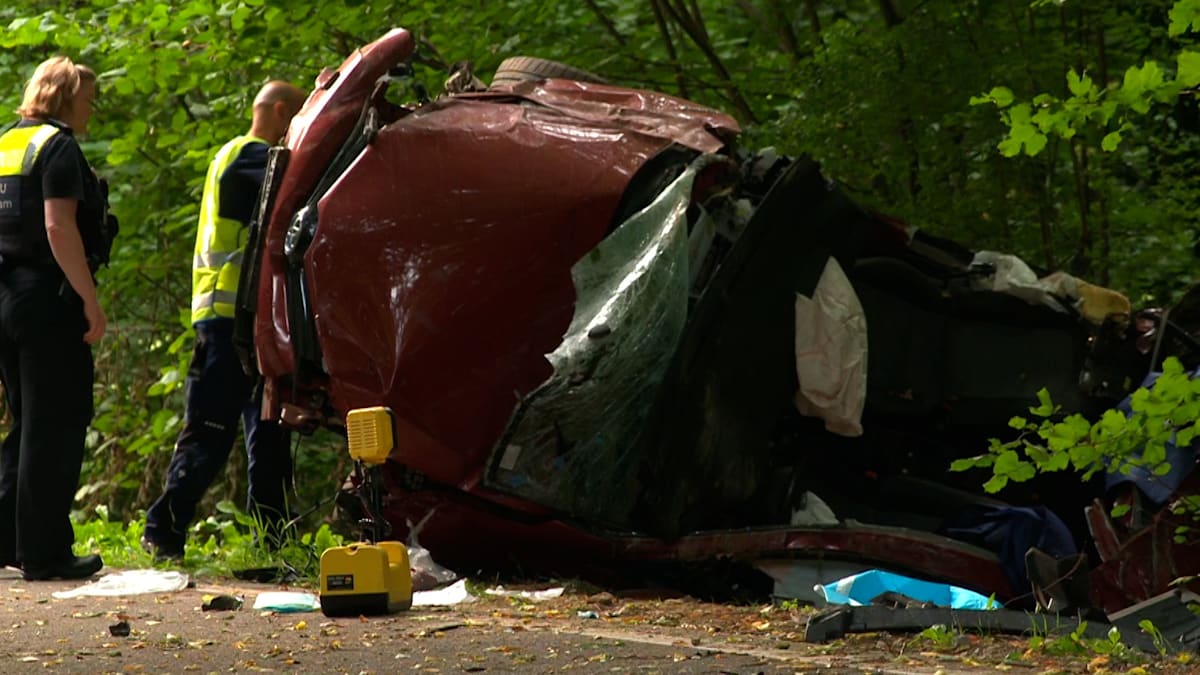 Kürten: Vier Teenager sterben bei Auto-Unfall in NRW – 16-Jähriger am Steuer