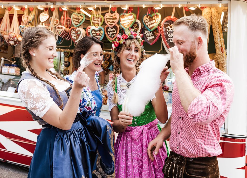 Traditionelle Trachten aus Bayern.