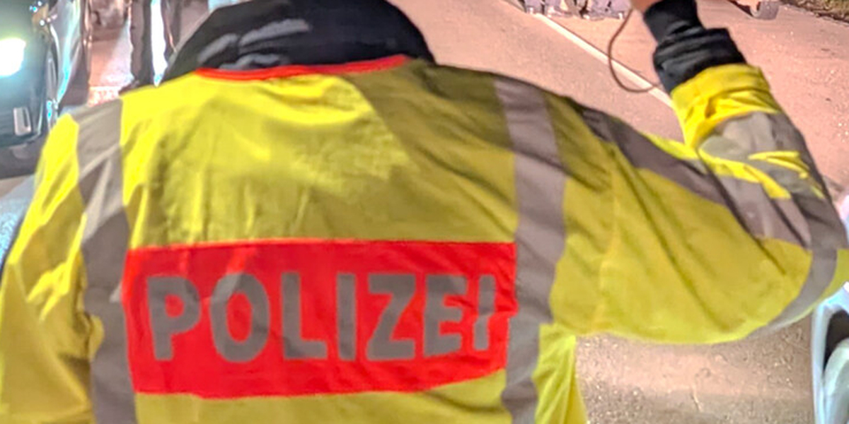 Motorradfahrer entzieht sich Polizeikontrolle in Augsburger Innenstadt und flüchtet zu Fuß - Radio Fantasy