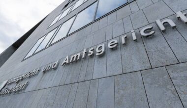 Anwältin soll Sanitäter und Polizisten beleidigt haben