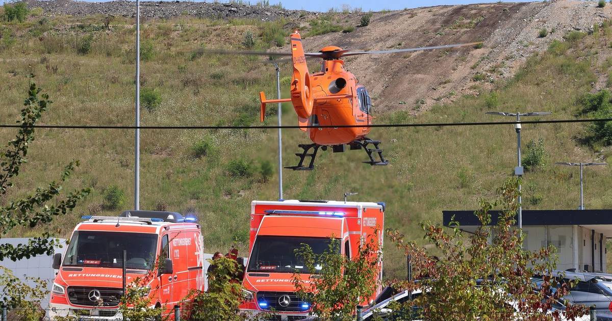 Zentraldeponie Düsseldorf-Hubbelrath: Mann auf Mülldeponie verschüttet