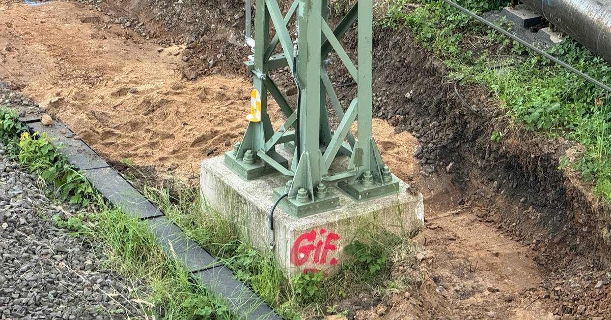 Zwei Granaten an Bahnstrecke gefunden