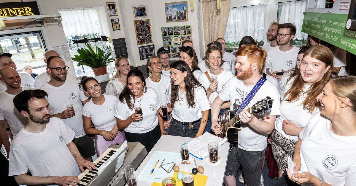 Die Düsseldorfer Altbierstimmen singen laut und gerne