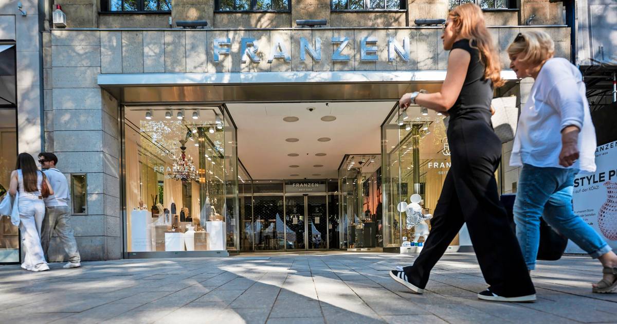 Franzen schließt Geschäft an der Königsallee 42