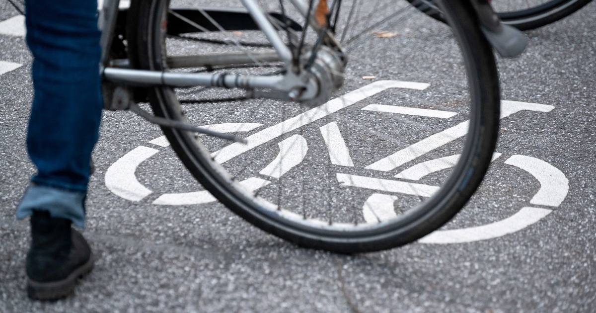 Fahrerflucht in Mönchengladbach: 13-Jähriger bei Unfall verletzt