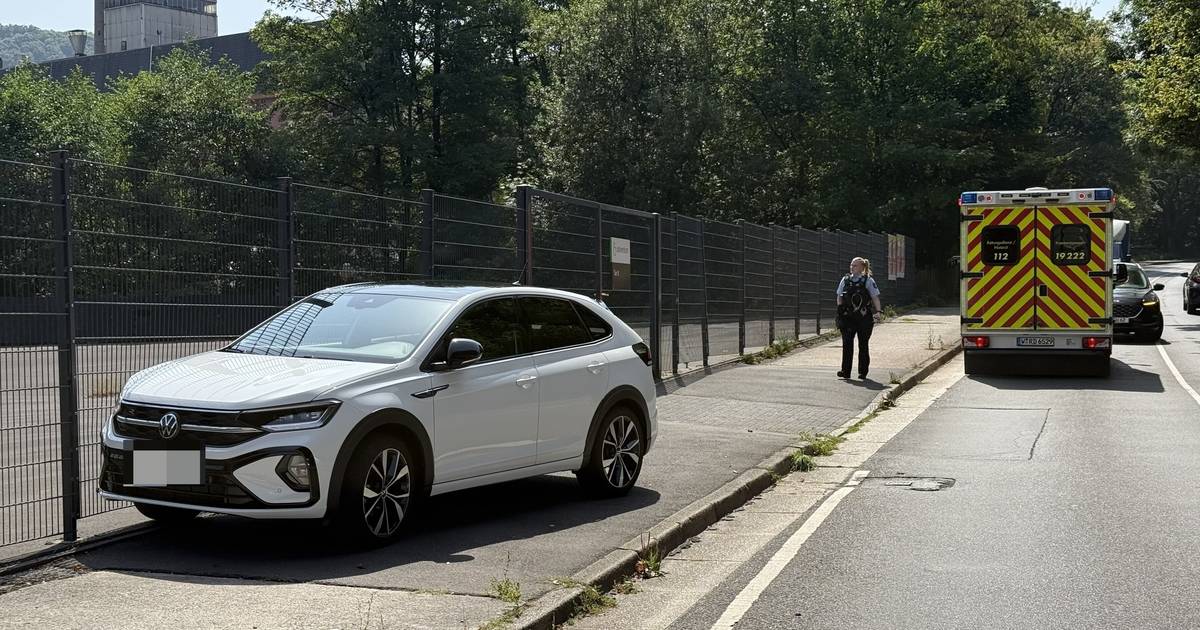 Wuppertalerin verliert Kontrolle über ihr Auto