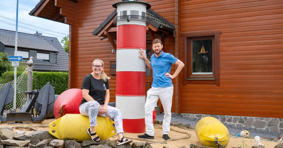 Ein Leuchtturm im Vorgarten als Sehenswürdkeit