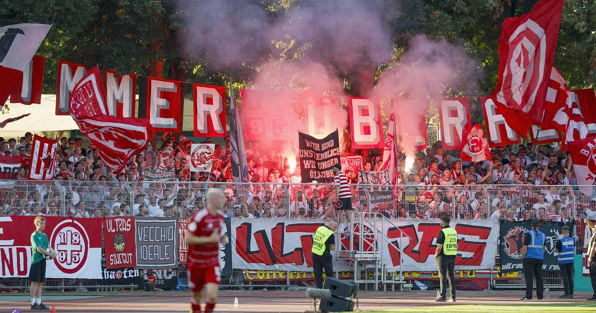 Fortuna Düsseldorf: F95-Ultras erst nach Anpfiff in Schweinfurt