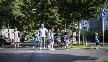 Anwohner der Volmerswerther Straße in Düsseldorf wollen Fußgängerüberweg