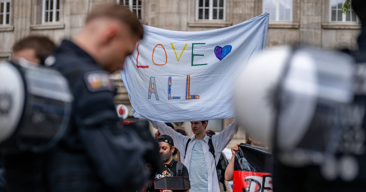 Christopher Street Day in Bonn mit polizei-einsatz