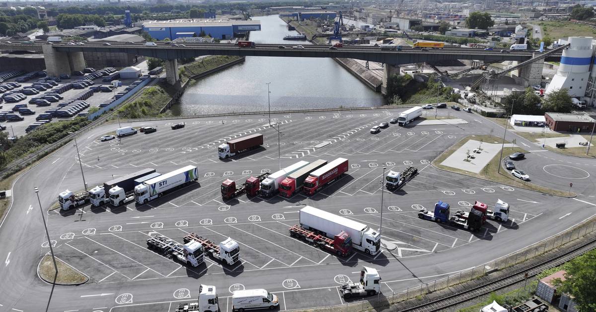 Duisburger Hafen eröffnet neuen Lkw-Parkplatz und entlastet Wohngebiete