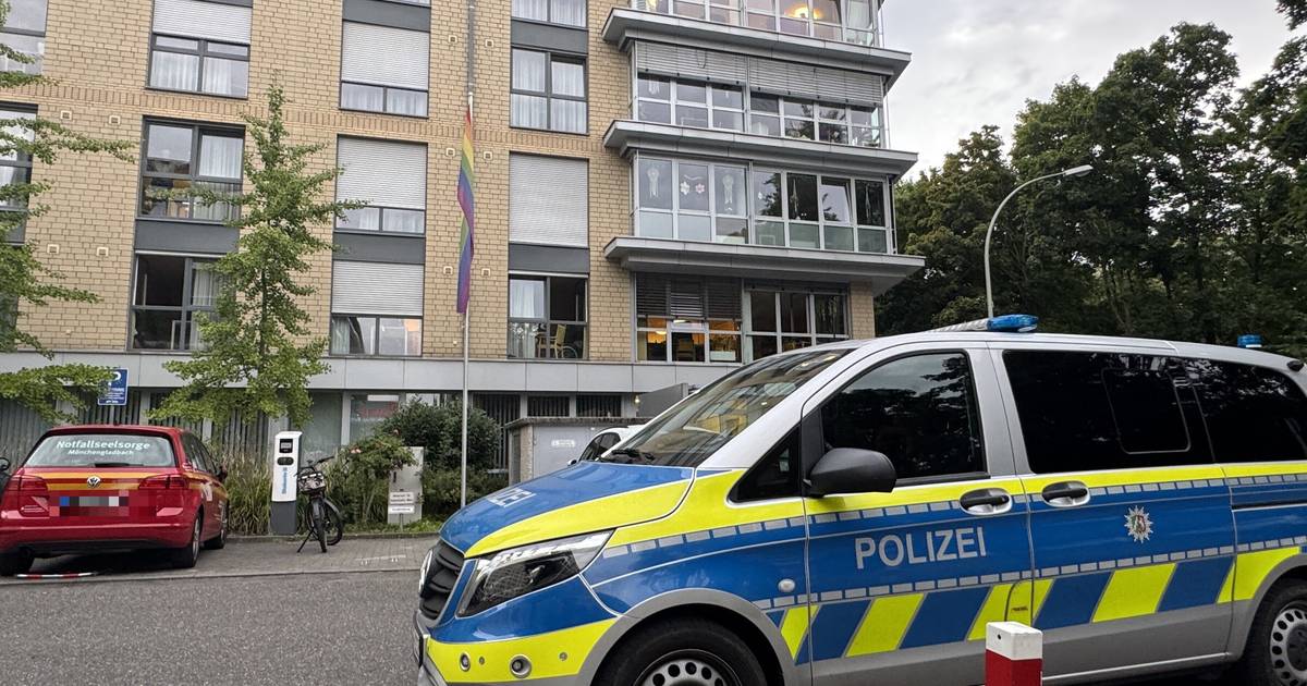 Brand in Altenheim in Mönchengladbach: Großeinsatz der Feuerwehr