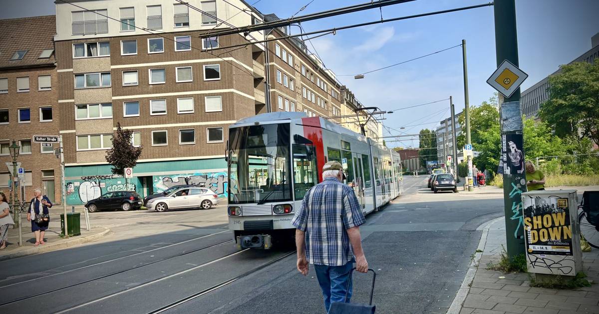 Eltern fordern Ampel für die Rather Straße