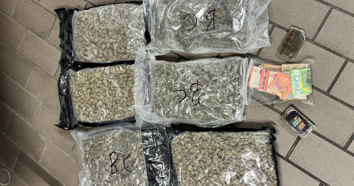 Polizei Wuppertal stoppt Mann mit 3,5 Kilo Marihuana