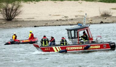 Rettungseinsatz auf dem Rhein bei Leverkusen
