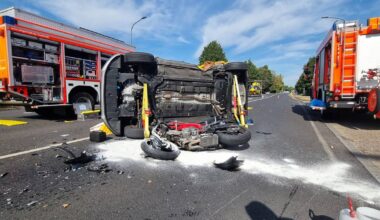 Langenfeld. Schwerer Unfall mit drei schwer Verletzten auf der Düsseldorfer Straße.
