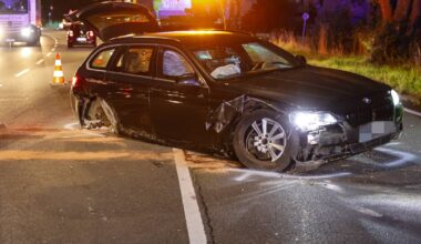 Fahrerin flüchtet nach Verkehrsunfall in Wuppertal