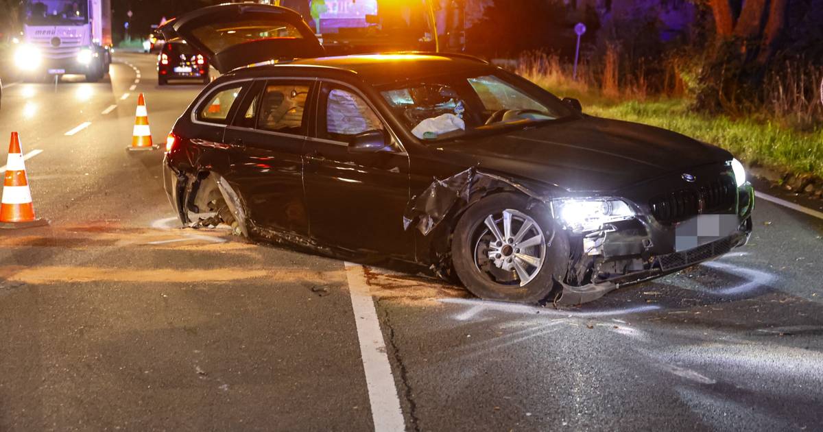 Fahrerin flüchtet nach Verkehrsunfall in Wuppertal