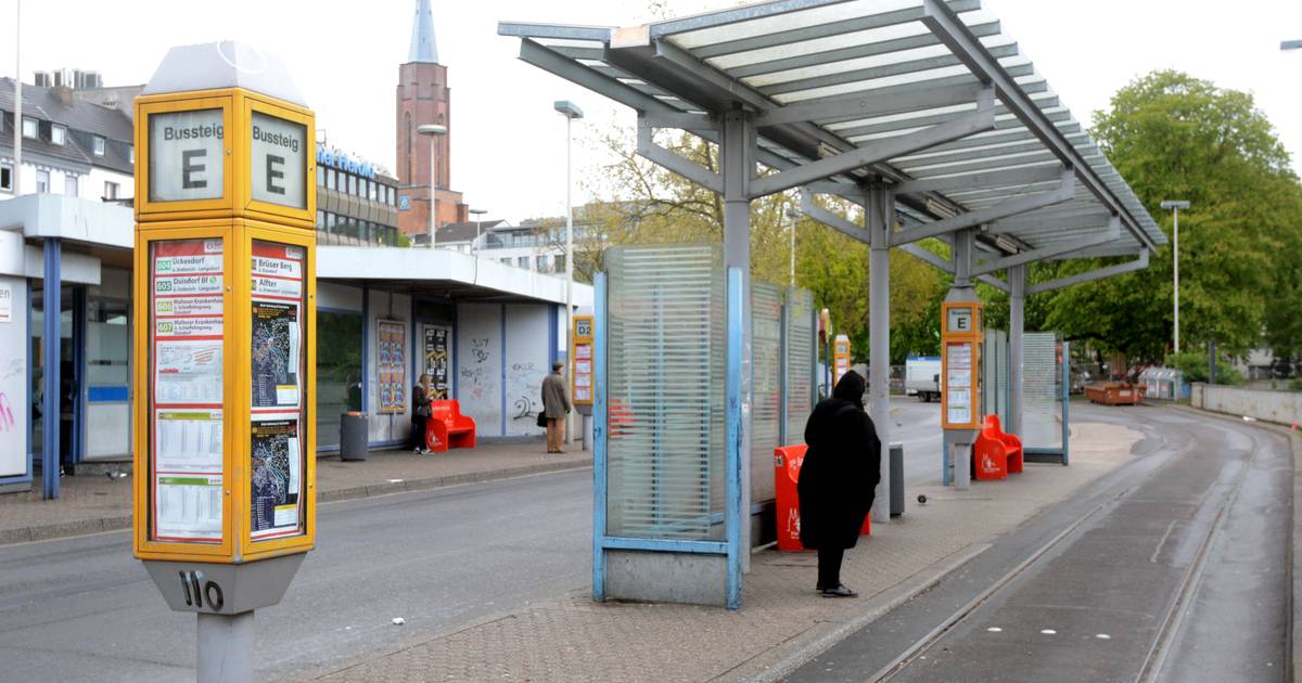 Unfall am Busbahnhof Bonn: 74-Jähriger stirbt