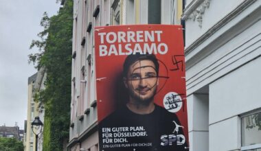 Beim Plakatieren – SPD-Mitglieder angefeindet