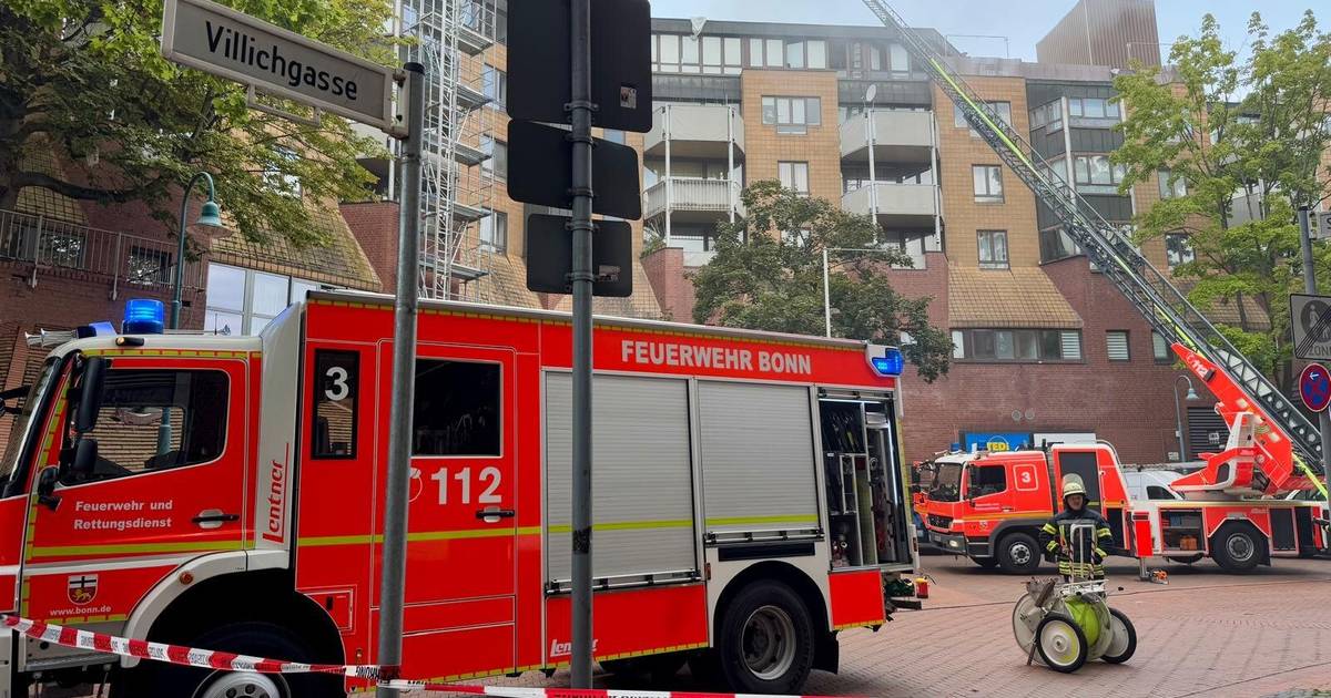 Brand in Bonn-Bad Godesberg - Rauchentwicklung im Altstadtcenter