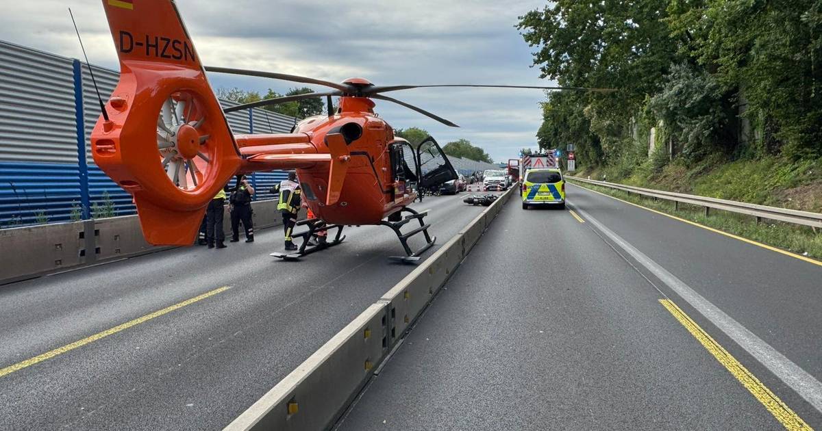 Unfall auf A555: Schwerer Unfall bei Wesselingen