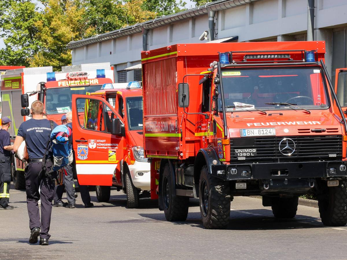 Feuerwehrleute aus Bonn brechen nach Spanien auf
