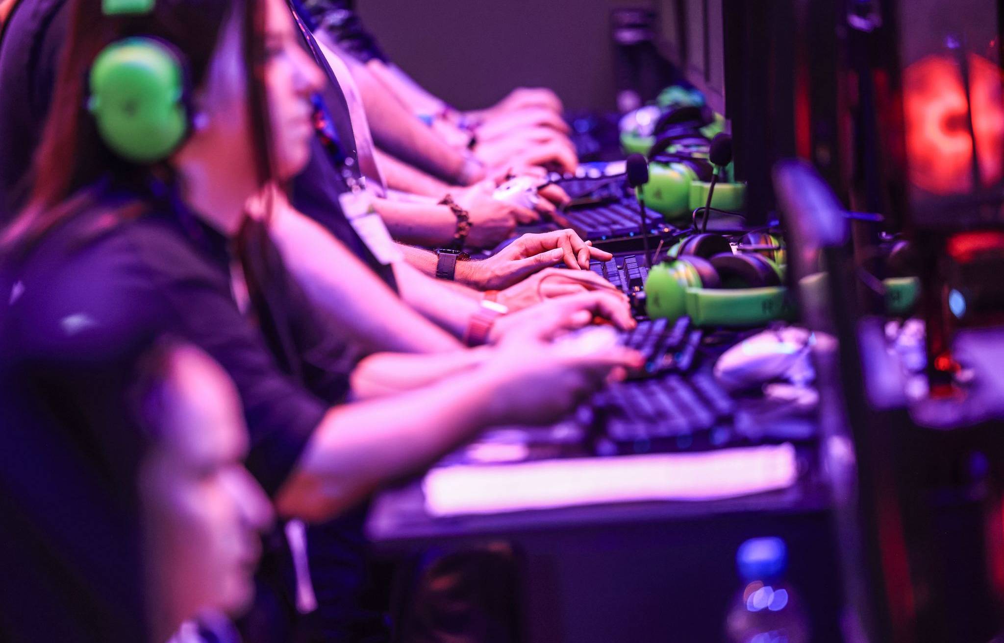Vor allem eines steht bei der Gamescom für die Besucherinnen und Besucher im Mittelpunkt: Spielen und Neuerscheinungen ausprobieren.