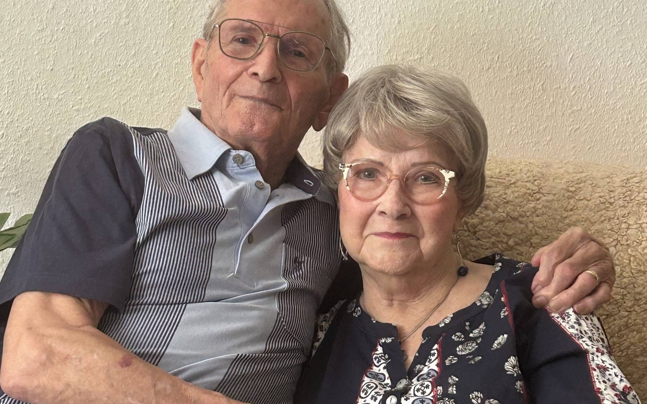  Rosemarie und Adolf Forstmeier in ihrer Wohnung in Lengsdorf. 
