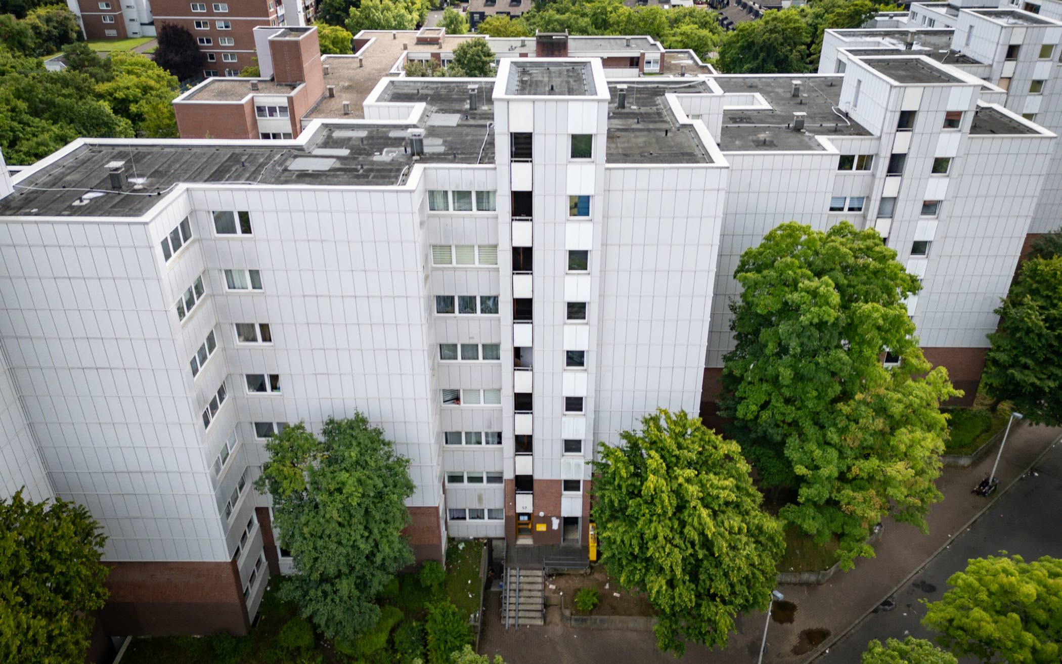 Wohnblock an der Oppelner Straße: Seit Monaten ist der Fahrstuhl defekt.