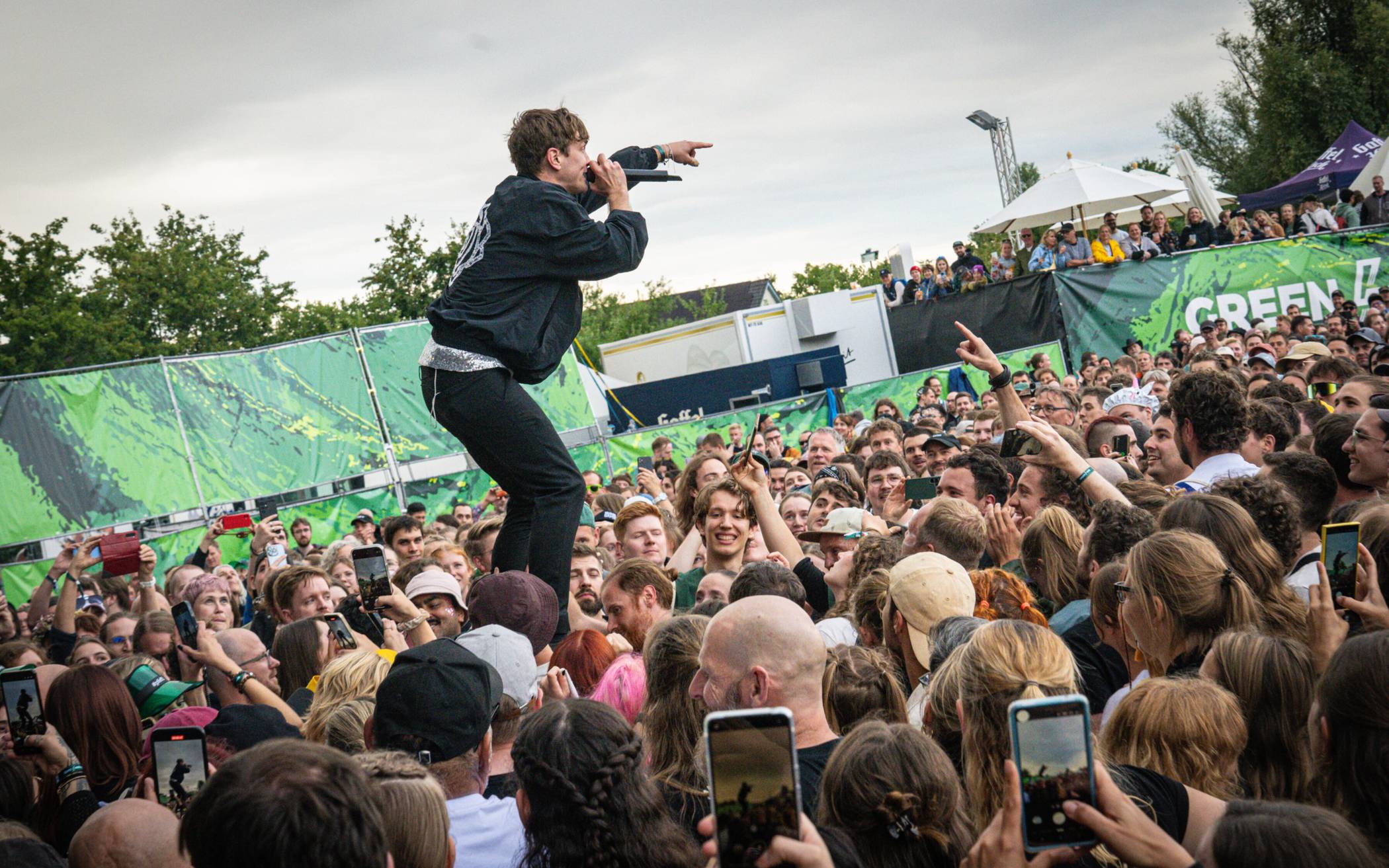 Beim Green Juice Festival in Beuel spielten am Samstag Blackout Problems.