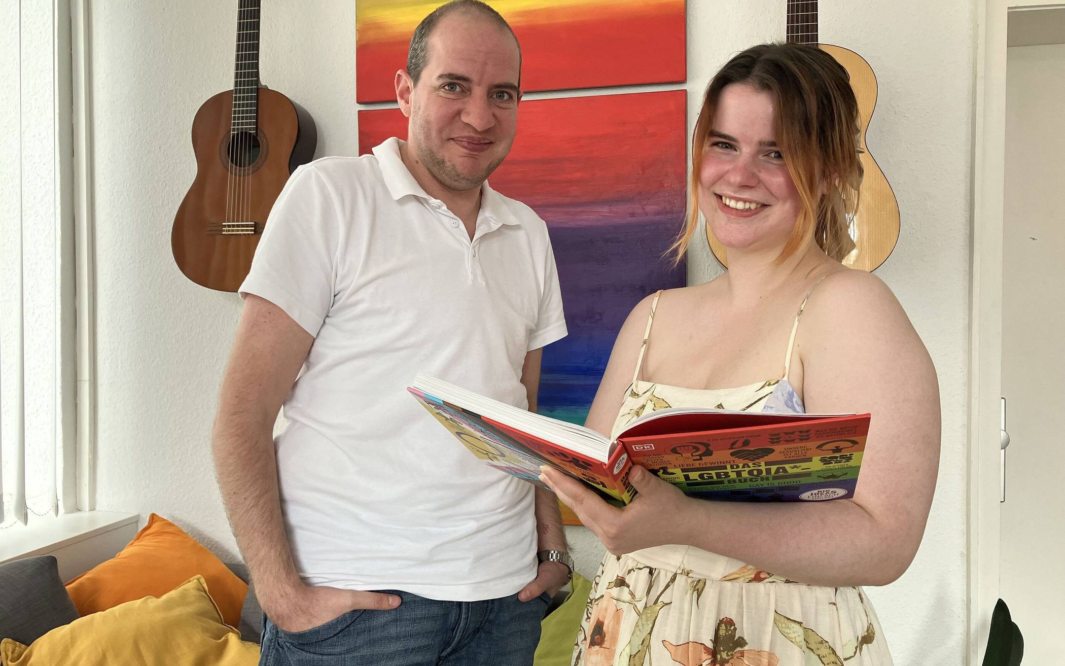  Luca und Phia geben an Schulen im Rhein-Sieg-Kreis Workshops zu geschlechtlicher und sexueller Vielfalt. 